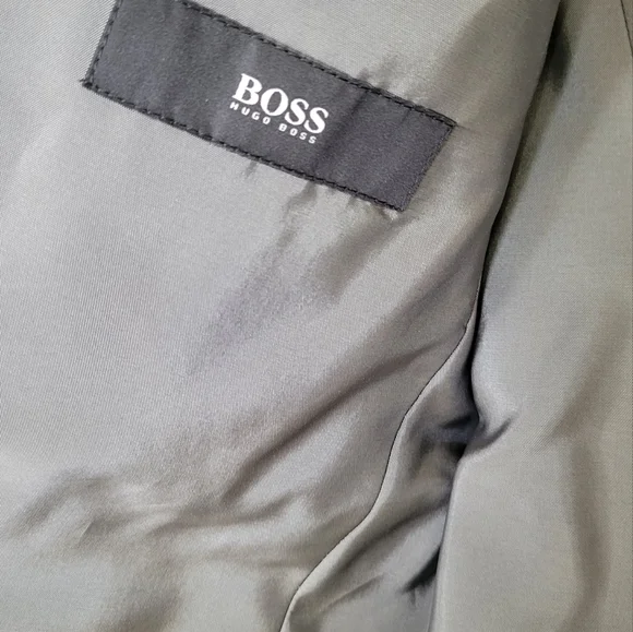 Boss tuxedo style dressy coat.  Very soft to the touch.  Size M. Very elegant. - Picture 4 of 5